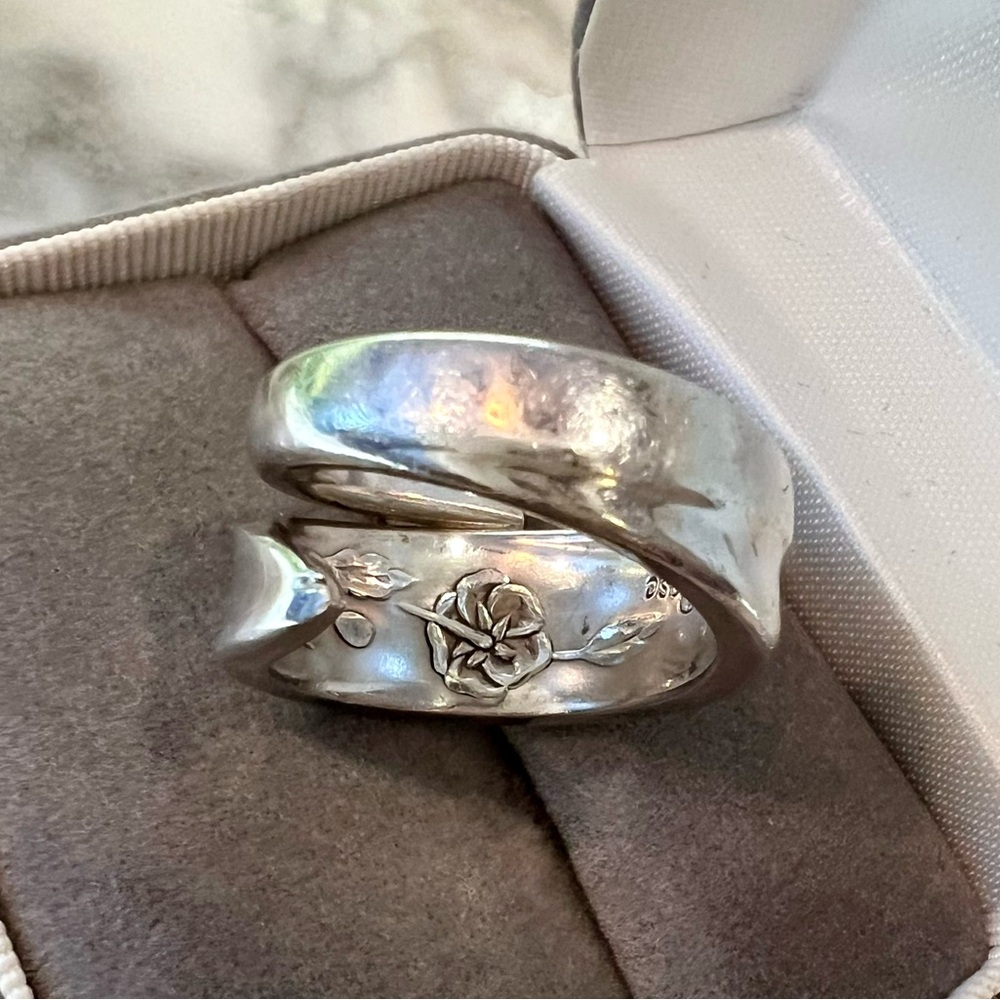 Vintage Silver Wrap Ring with Rose Embossed design. Morning Rose about 7-7.25 - Picture 10 of 17